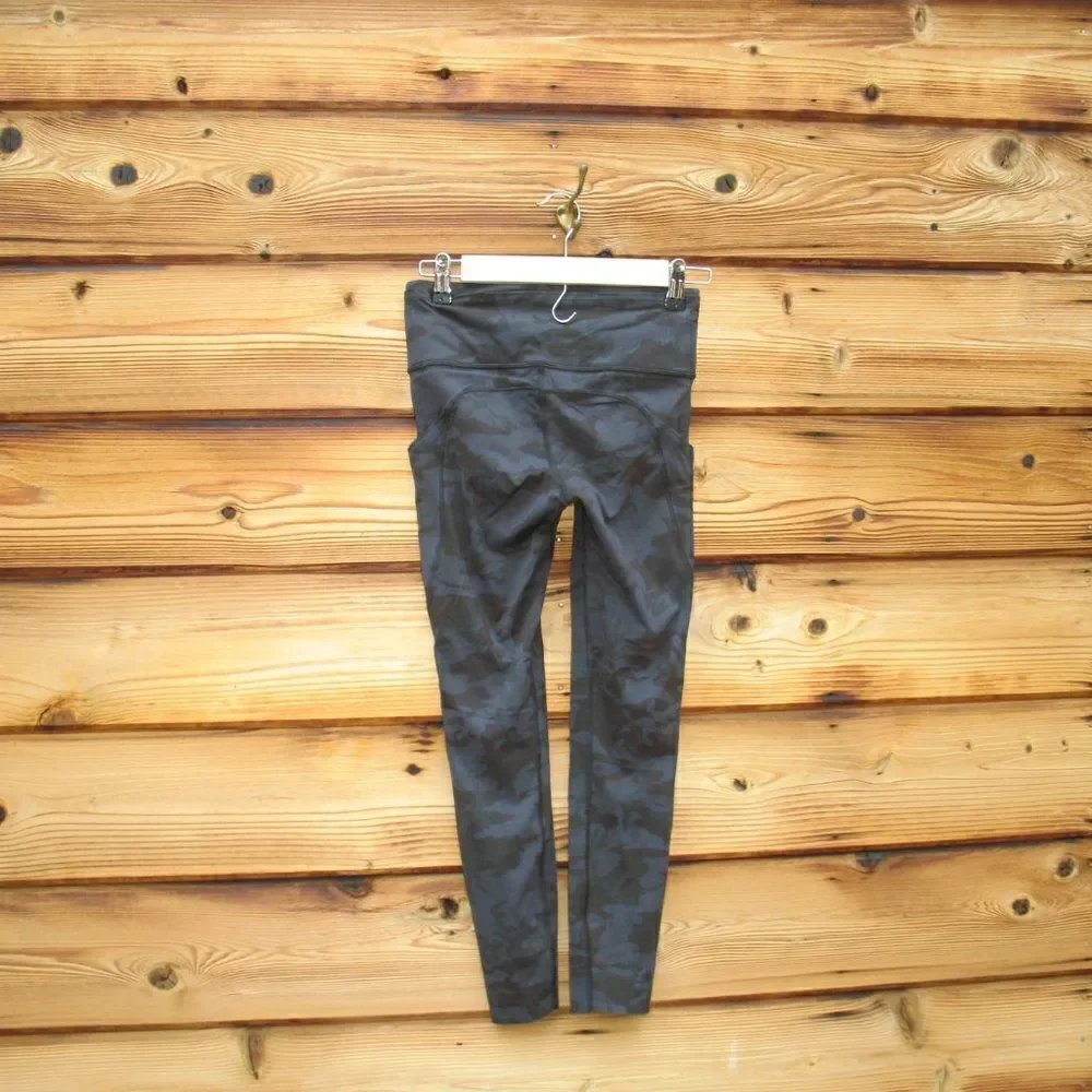 Lululemon Womens Camo Fast  Free Tights Size 4